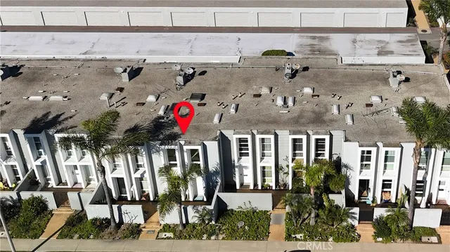 $1,095,000 | 4001 Warner Avenue, Huntington Beach, CA 92649