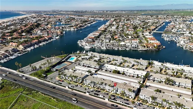 $1,095,000 | 4001 Warner Avenue, Huntington Beach, CA 92649