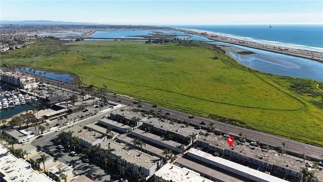 $1,095,000 | 4001 Warner Avenue, Huntington Beach, CA 92649