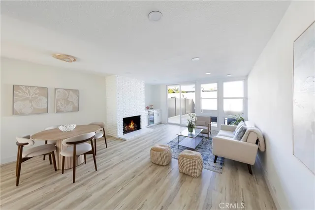 $1,095,000 | 4001 Warner Avenue, Huntington Beach, CA 92649