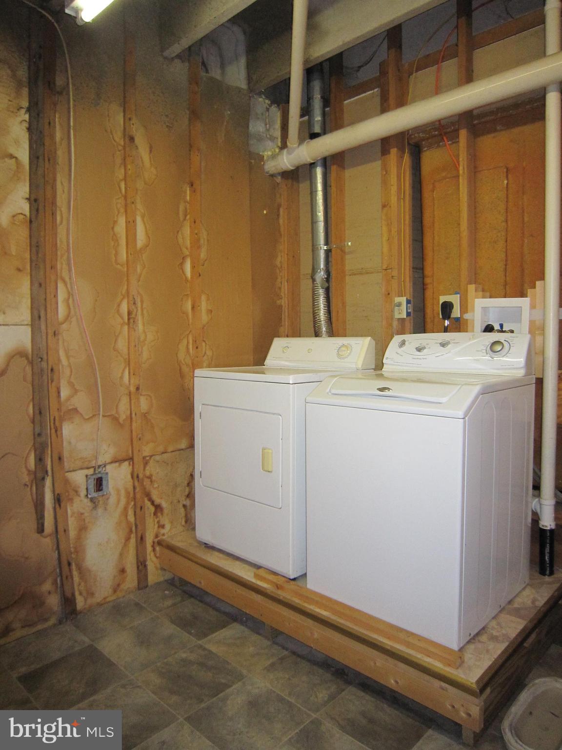 304 North Hoover Avenue, Unit B New Holland, PA 17557 - Photo 14 of 17 a utility room with dryer and washer