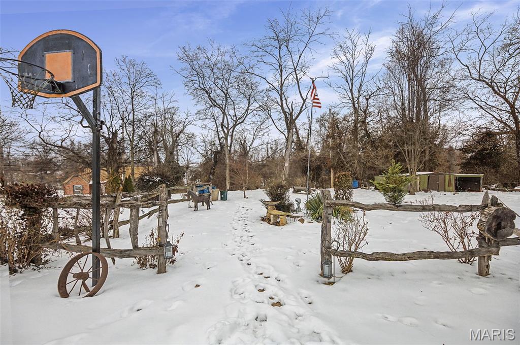 1102 Sheehan Lane Alton, IL 62002 - Photo 10 of 39