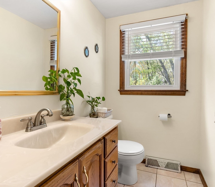 5 Forrest Road Westford, MA 01886 - Photo 14 of 34