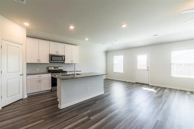 $2,295 | 1816 Gold Mine Trail, Aubrey, TX 76227