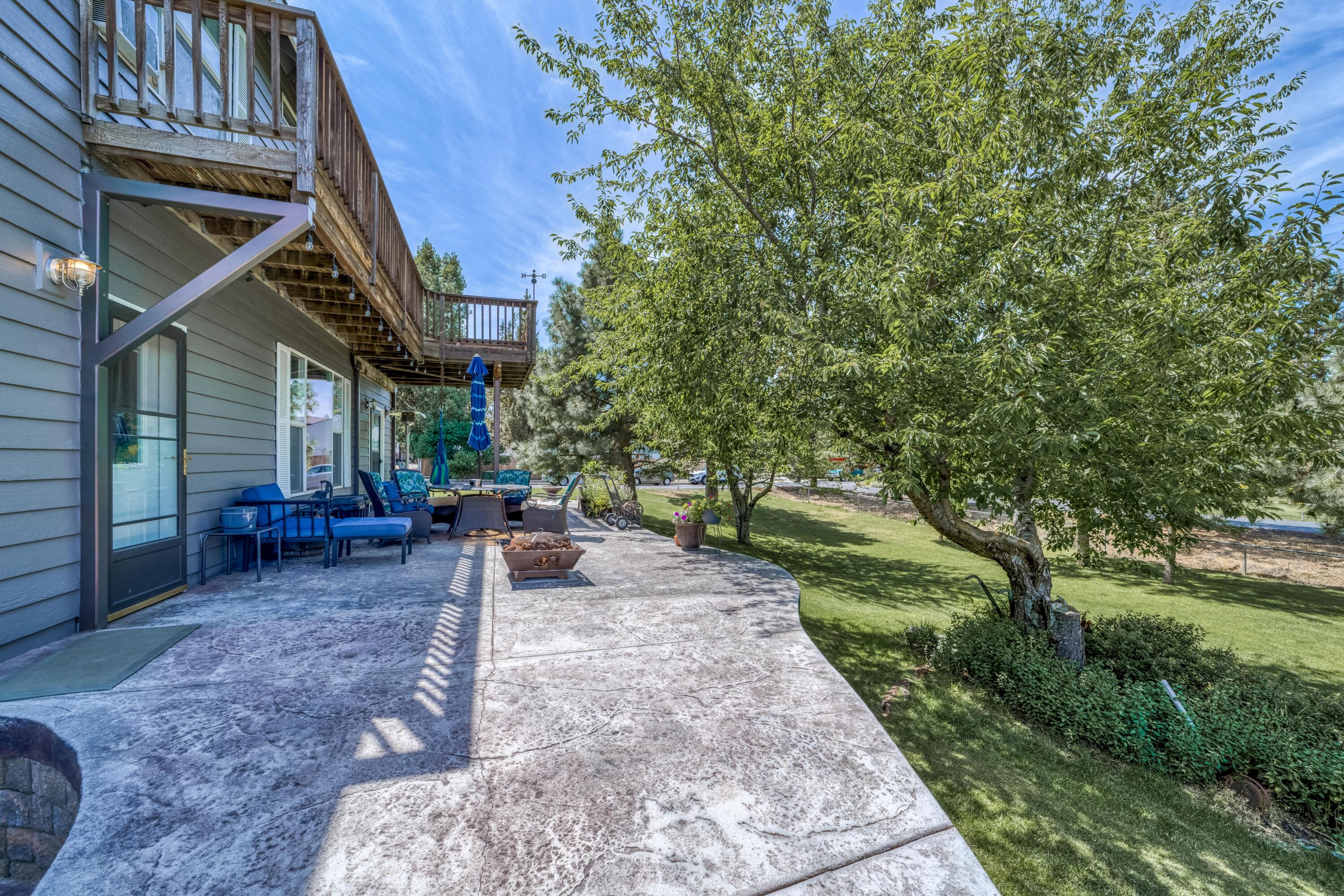 62799 Eagle Road Bend, OR 97701 - Photo 34 of 38 Outdoor Living Space