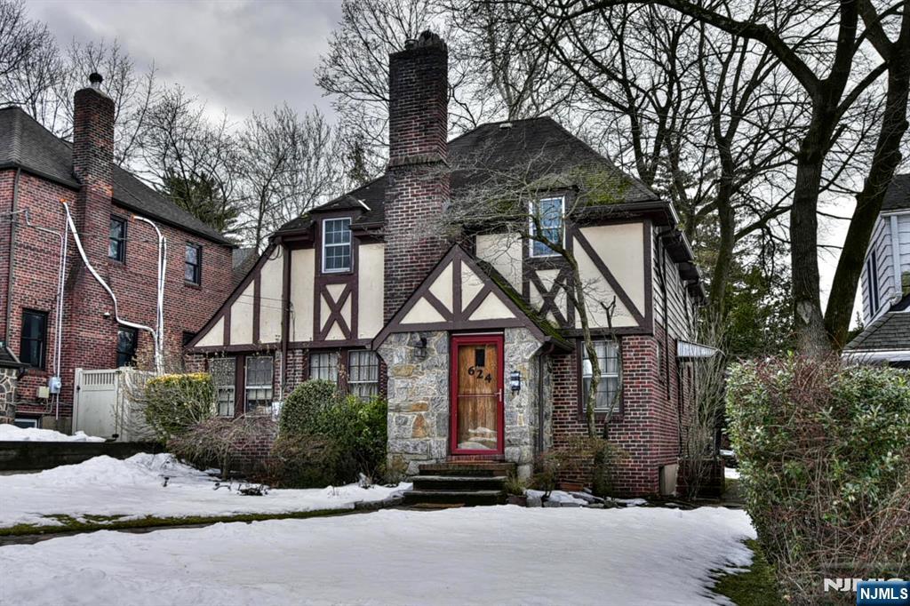 624 Ramapo Road Teaneck, NJ 07666 - Photo 3 of 9