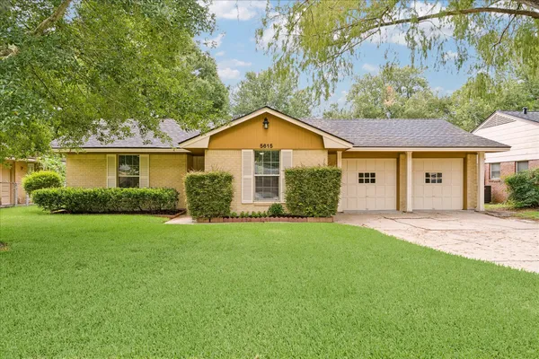 $320,000 | 5615 Burlinghall Drive, Houston, TX 77035