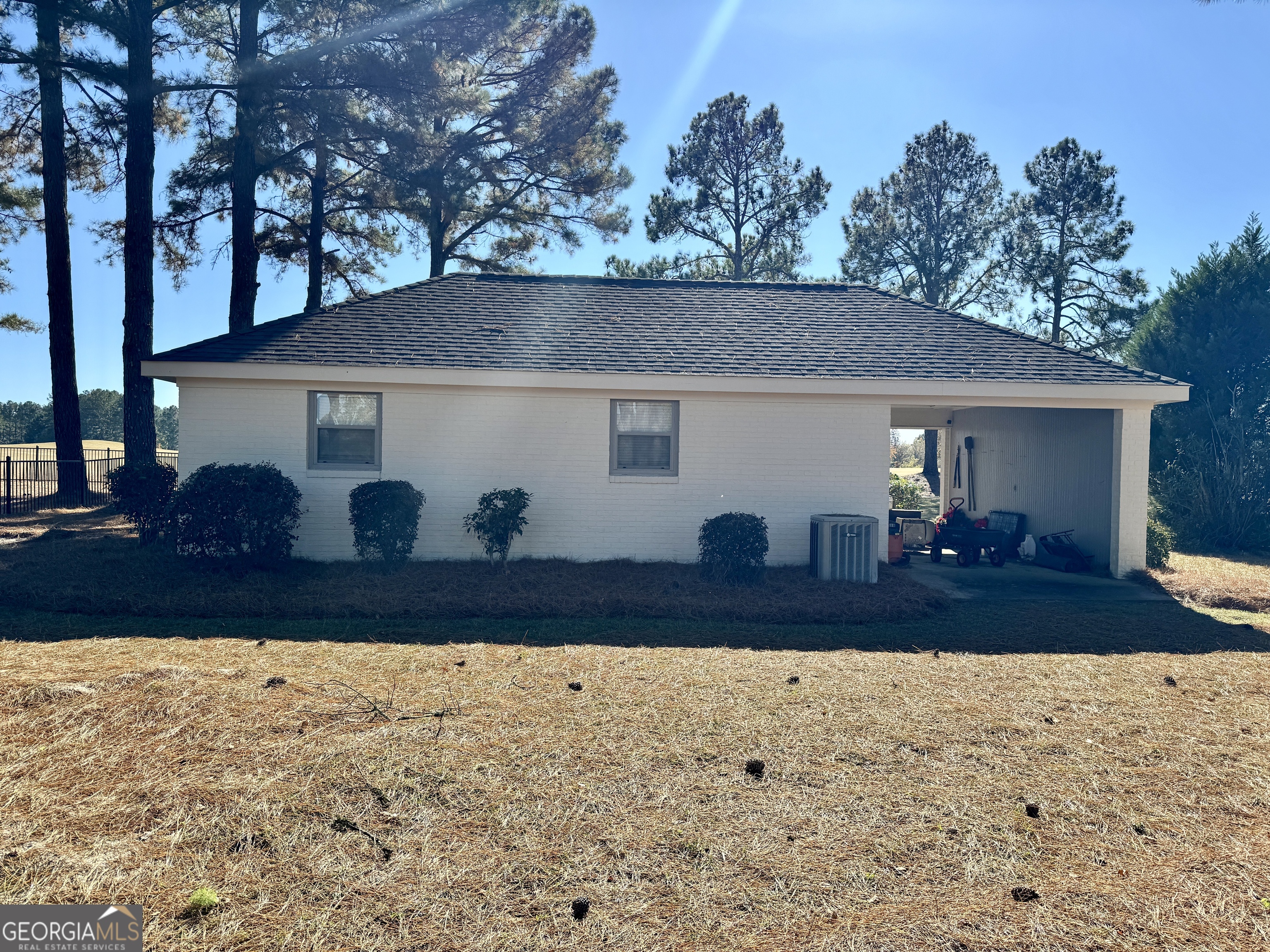 49 Aberdeen Circle Cordele, GA 31015 - Photo 4 of 63 a front view of house with yard