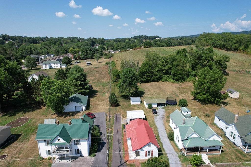 320 Grace Street Glade Spring, VA 24340 - Photo 36 of 37 Gallery Image 36