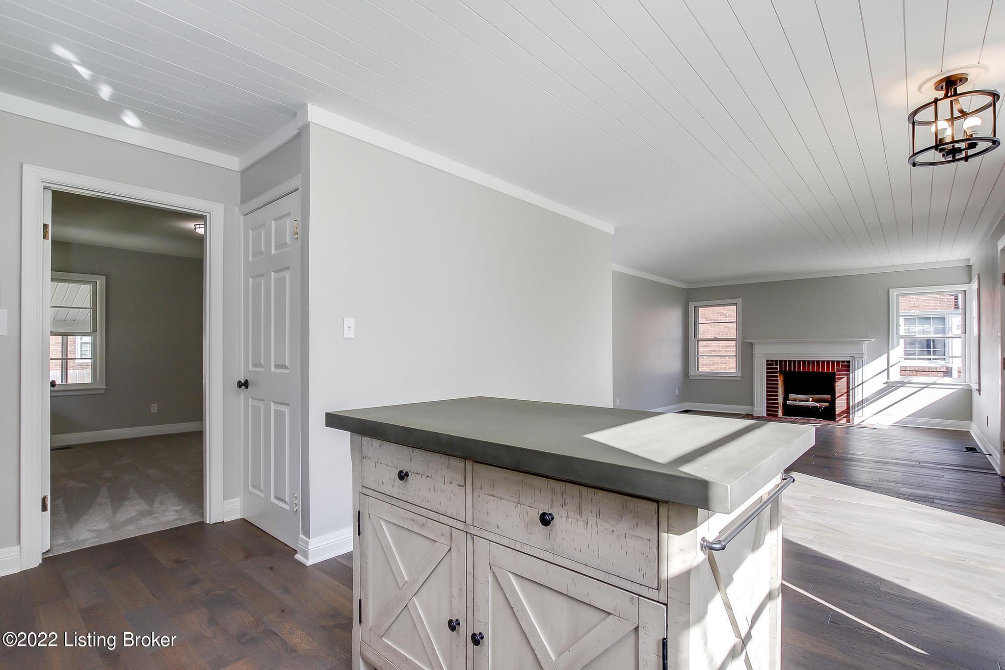 3001 Bobolink Road Louisville, KY 40217 - Photo 14 of 42 3001_BobolinkRd_40217_521