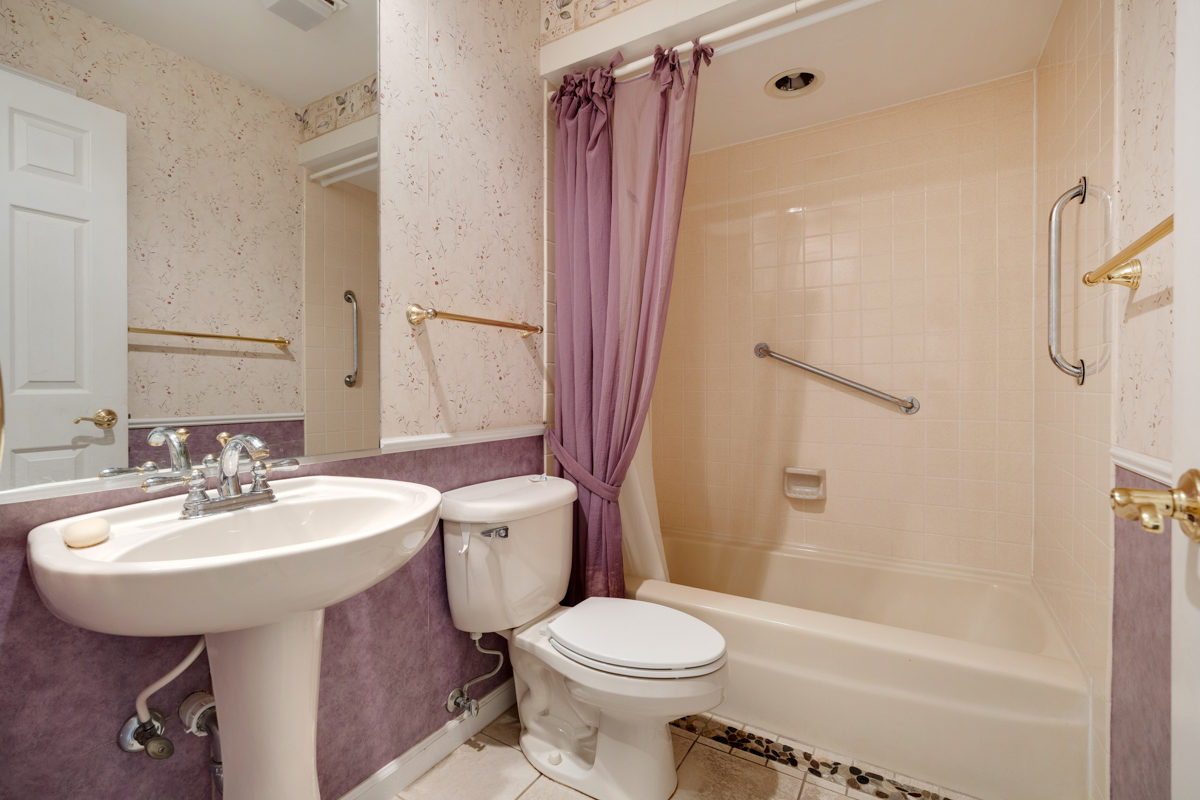 1153 South Linneman Road, Unit 1153 Mount Prospect, IL 60056 - Photo 18 of 25