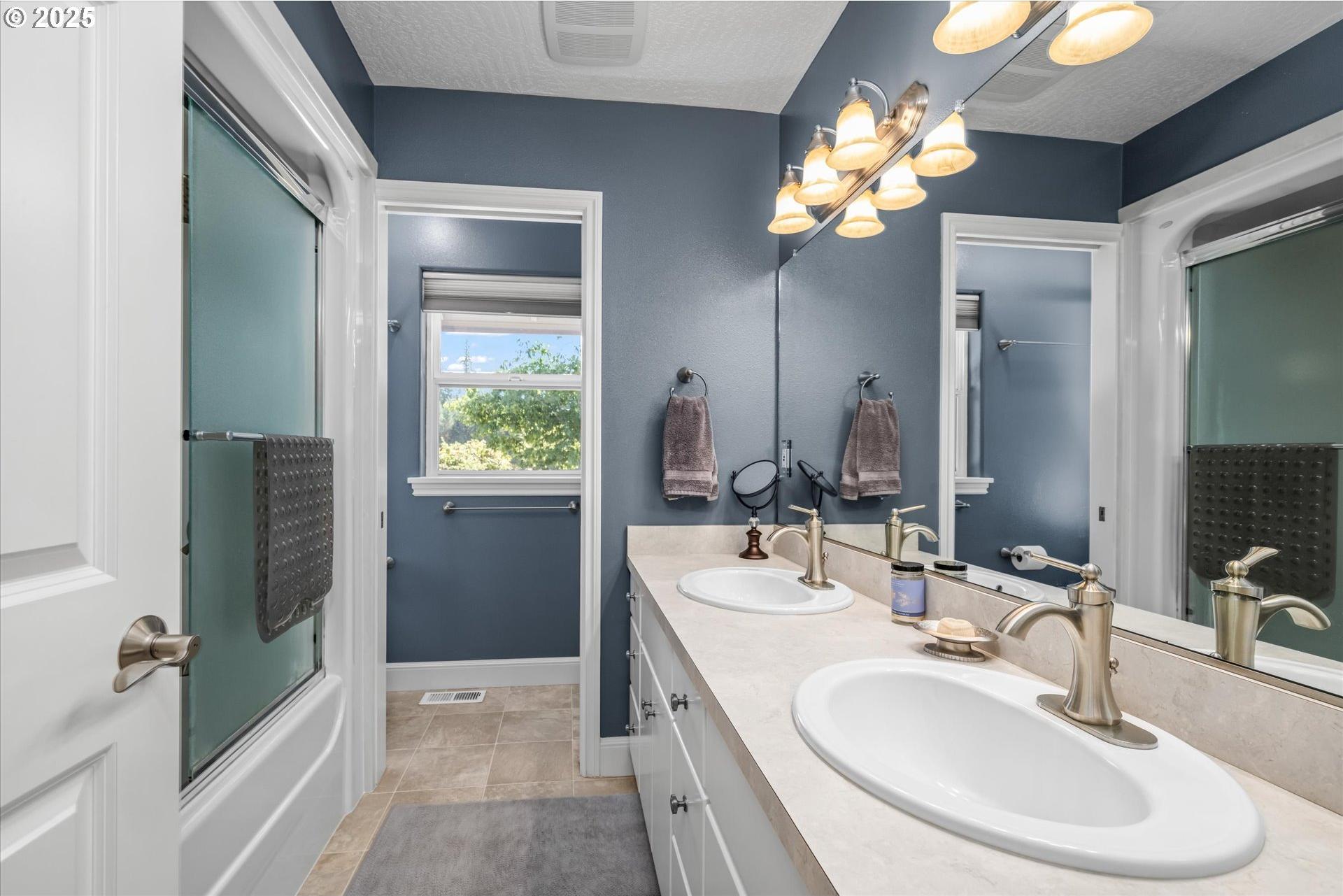 27067 Pickens Road Eugene, OR 97402 - Photo 25 of 47 Gallery Image 25