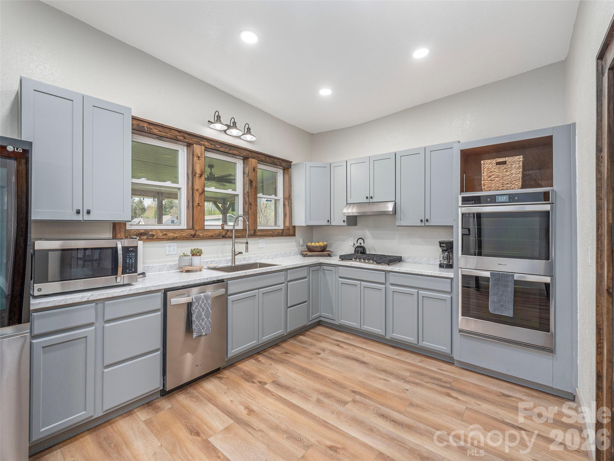 274 Charles Street Clyde, NC 28721 - Photo 9 of 40