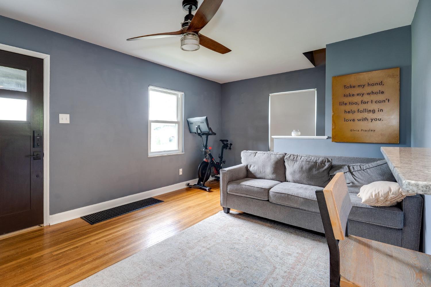 3746 Boomer Road Cincinnati, OH 45247 - Photo 10 of 34