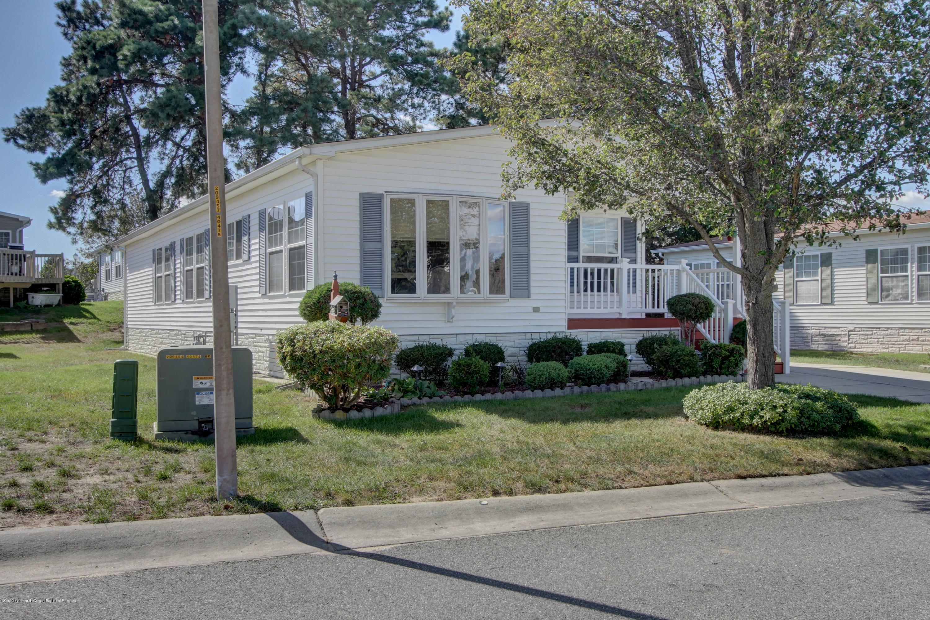 913 Oak Ridge Terrace Whiting, NJ 08759 - Photo 23 of 23 913 Oak Ridge Ter_Left Side