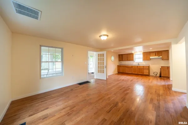 $135,000 | 811 Edward Street, Henry, IL 61537