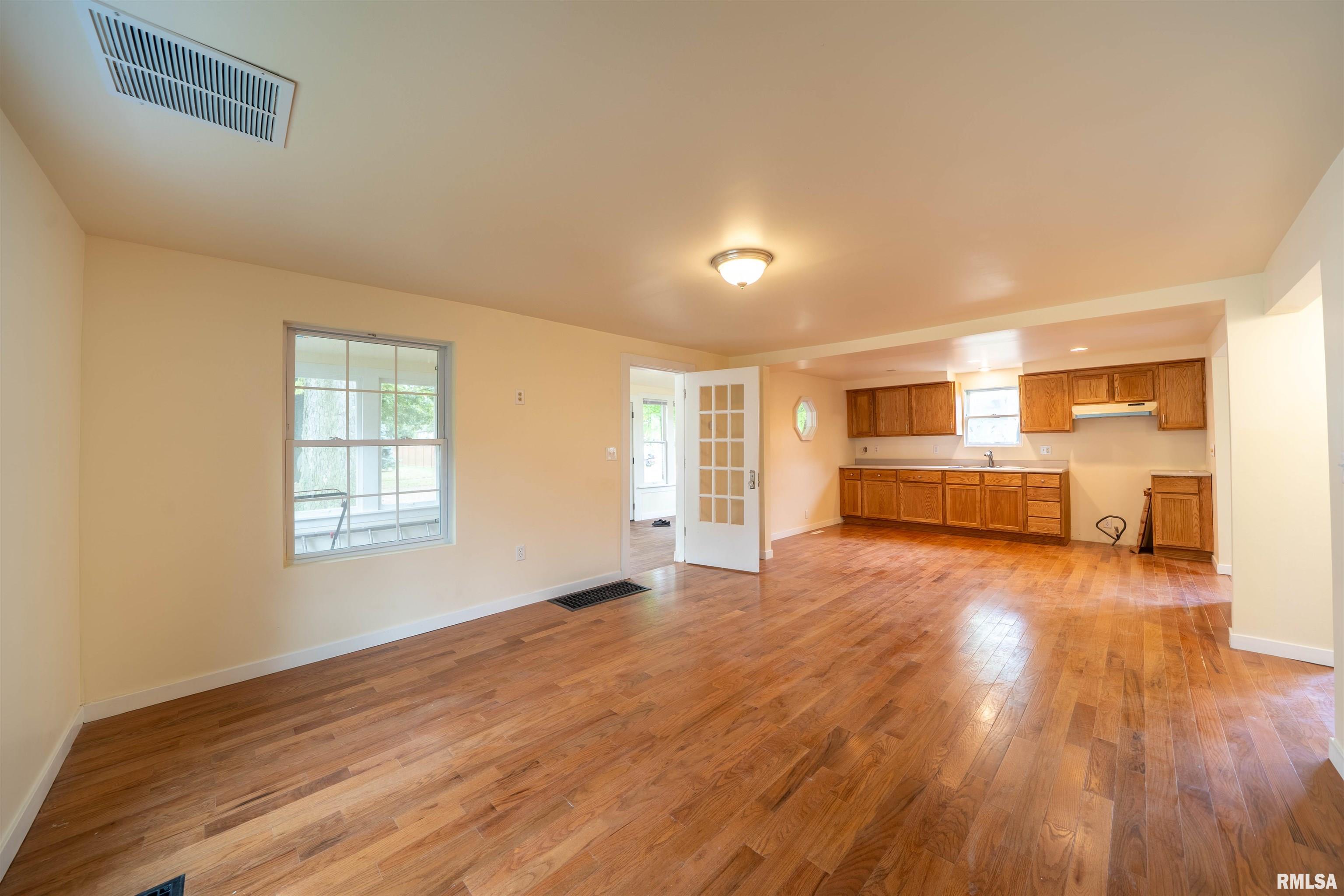 811 Edward Street Henry, IL 61537 - Photo 11 of 41