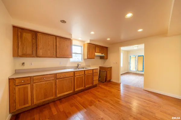 $135,000 | 811 Edward Street, Henry, IL 61537