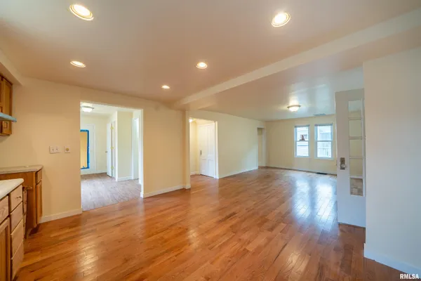 $135,000 | 811 Edward Street, Henry, IL 61537