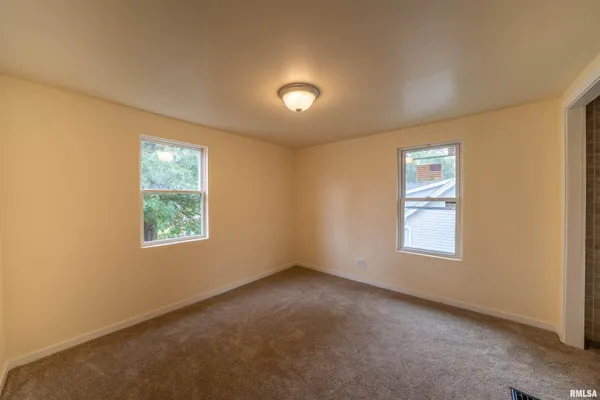 $135,000 | 811 Edward Street, Henry, IL 61537