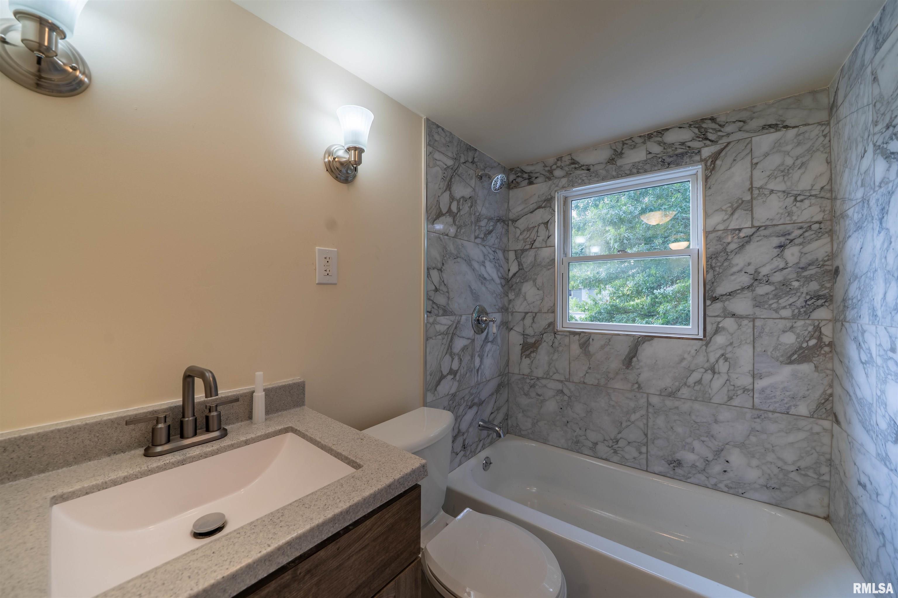 811 Edward Street Henry, IL 61537 - Photo 29 of 41