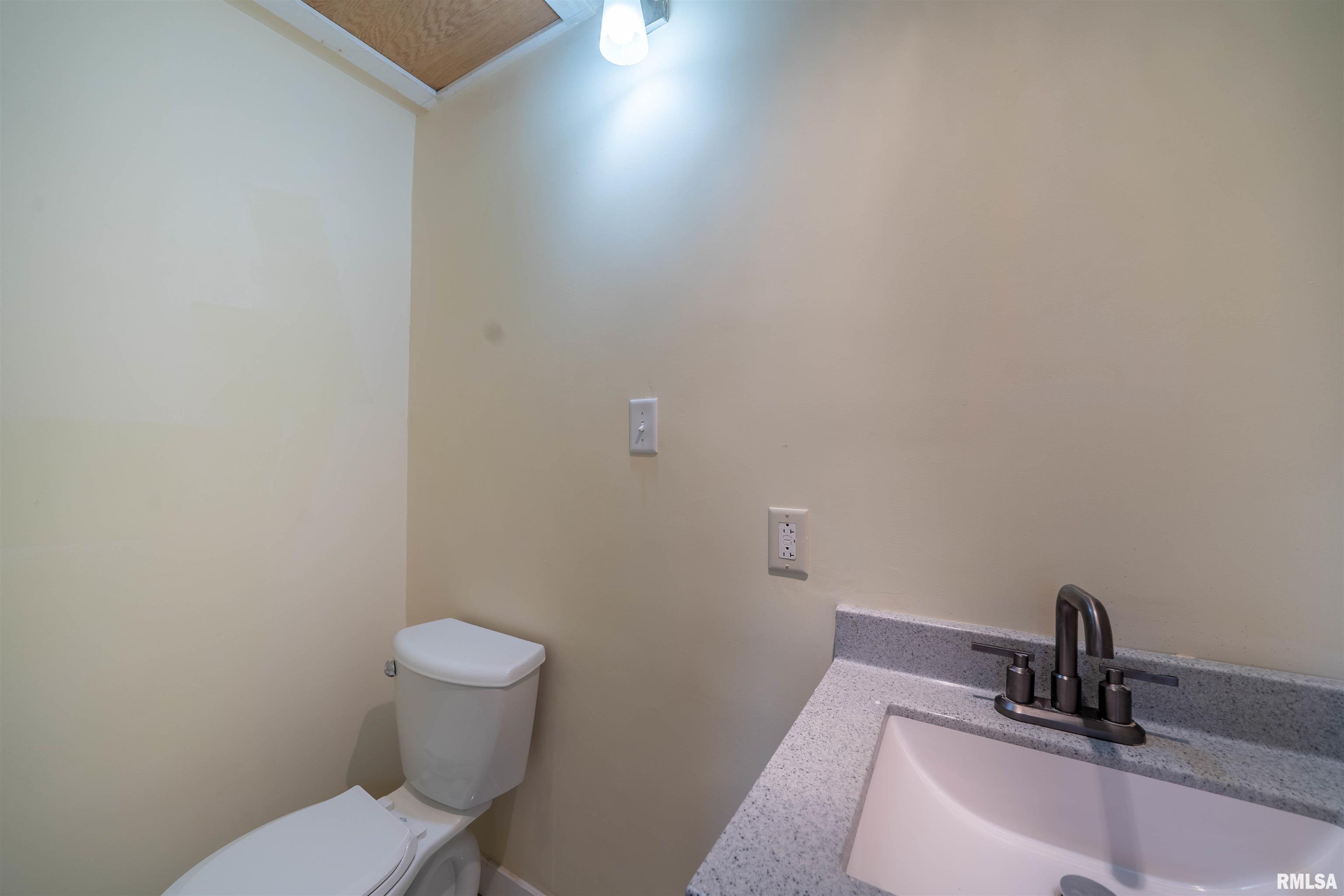 811 Edward Street Henry, IL 61537 - Photo 34 of 41