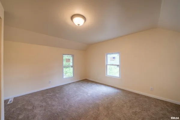 $135,000 | 811 Edward Street, Henry, IL 61537