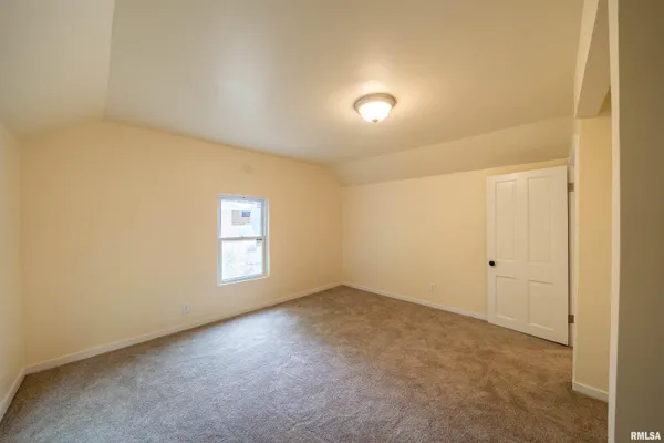 $135,000 | 811 Edward Street, Henry, IL 61537
