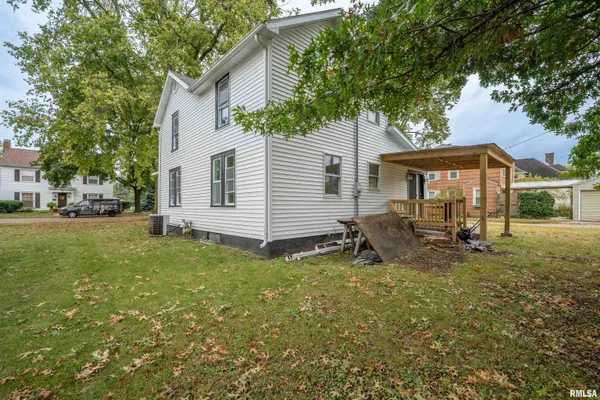 $135,000 | 811 Edward Street, Henry, IL 61537