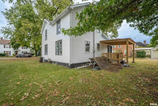 $150,000 | 811 Edward Street, Henry, IL 61537