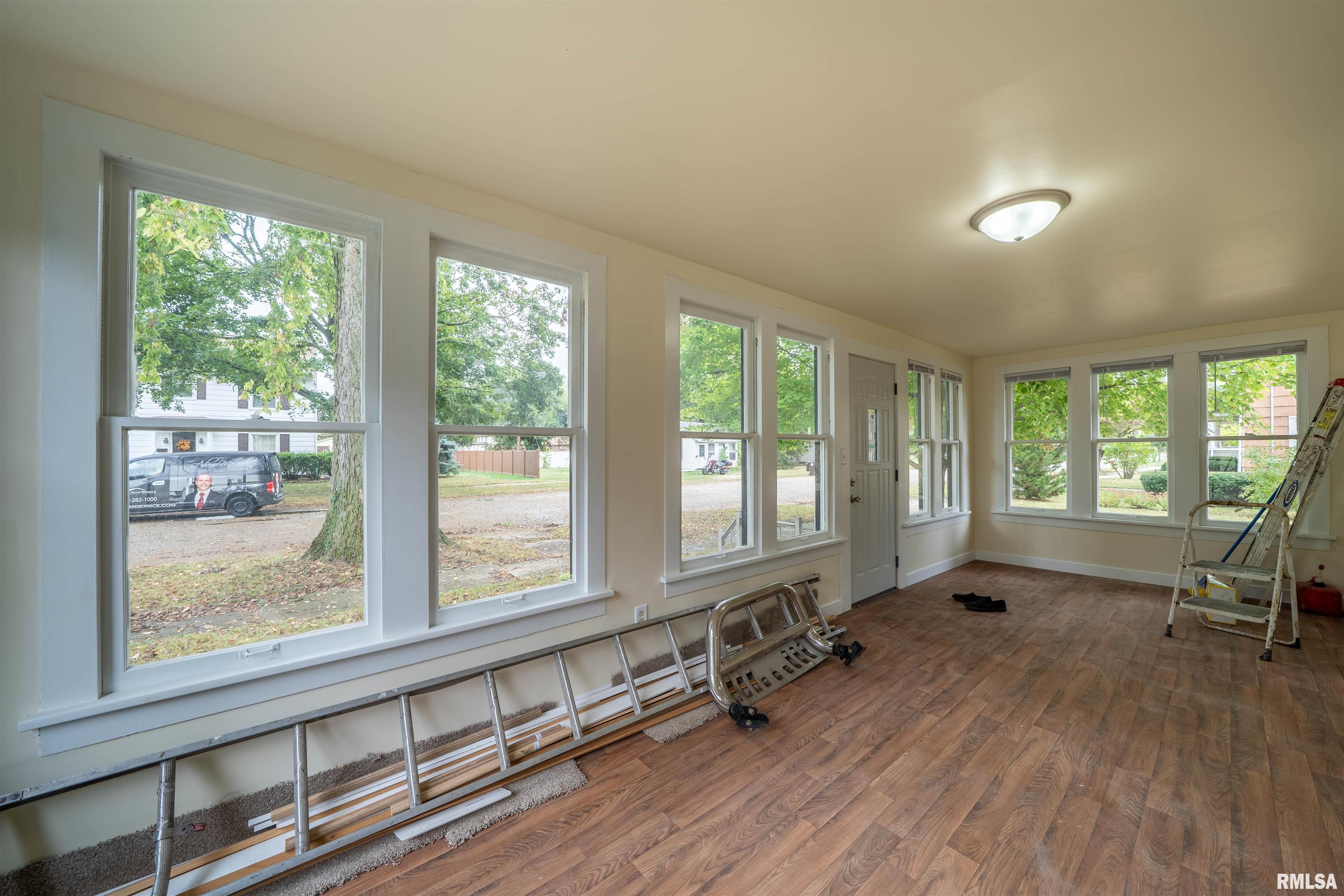 811 Edward Street Henry, IL 61537 - Photo 5 of 41