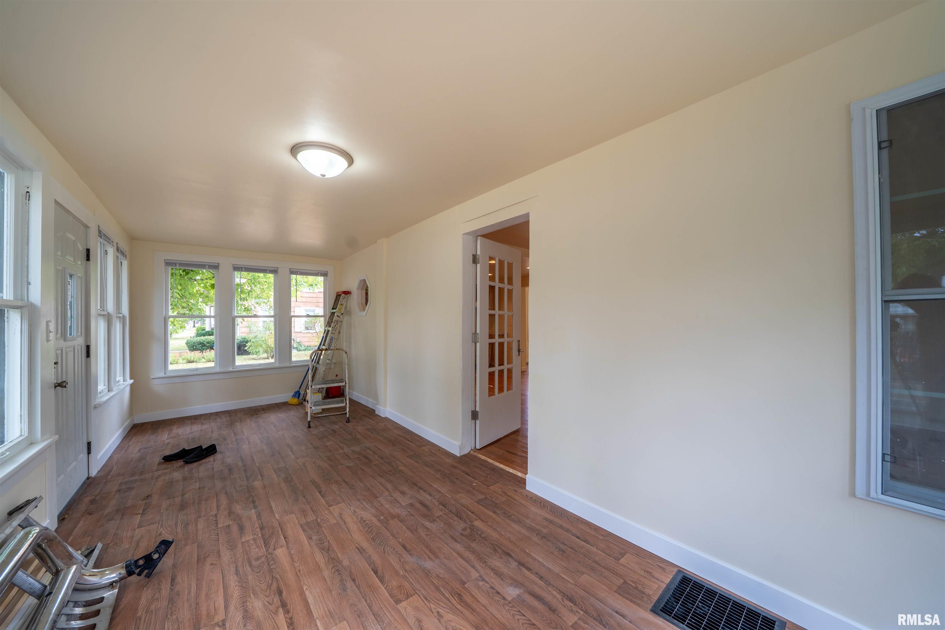 811 Edward Street Henry, IL 61537 - Photo 6 of 41