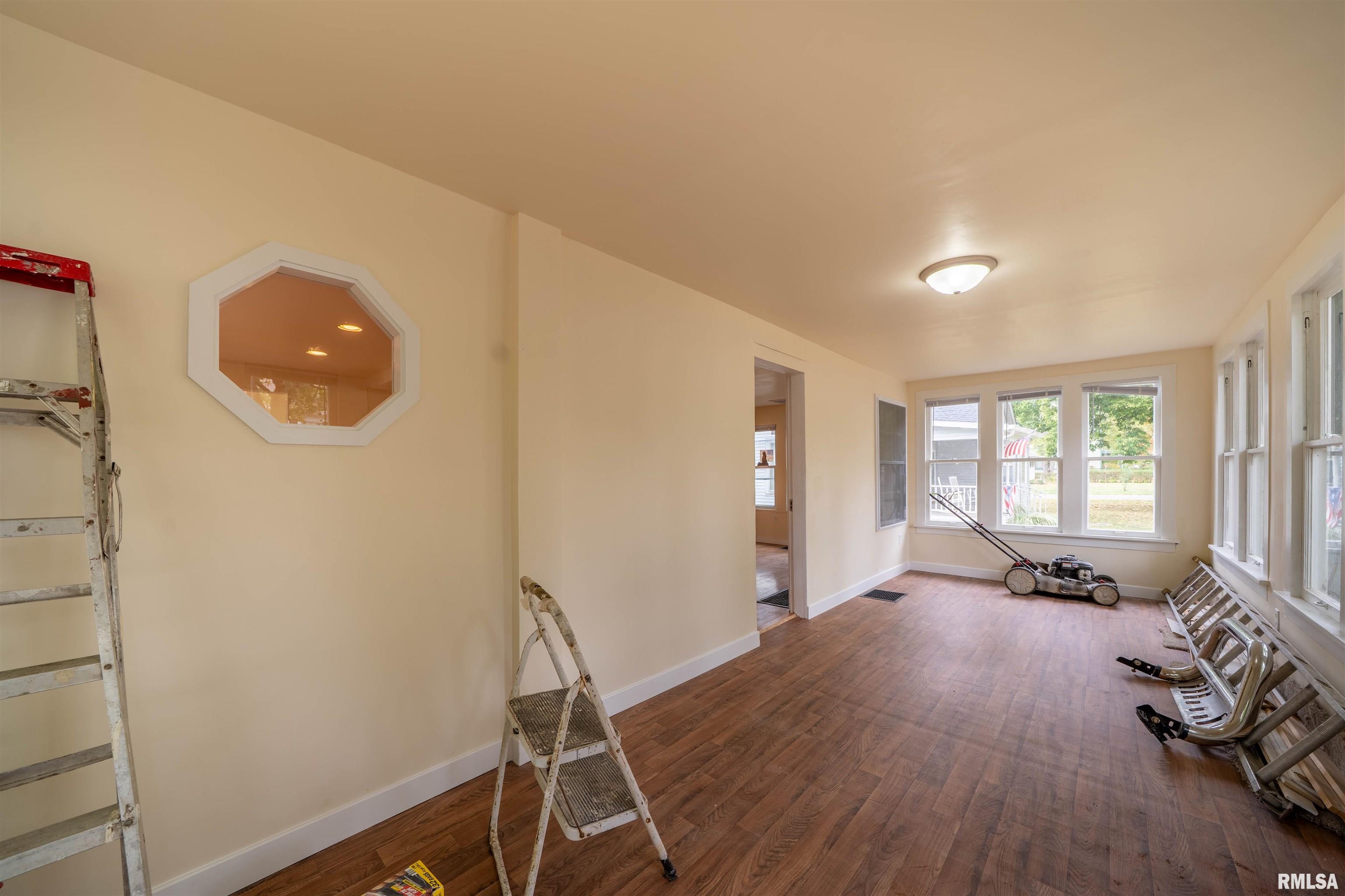 811 Edward Street Henry, IL 61537 - Photo 7 of 41