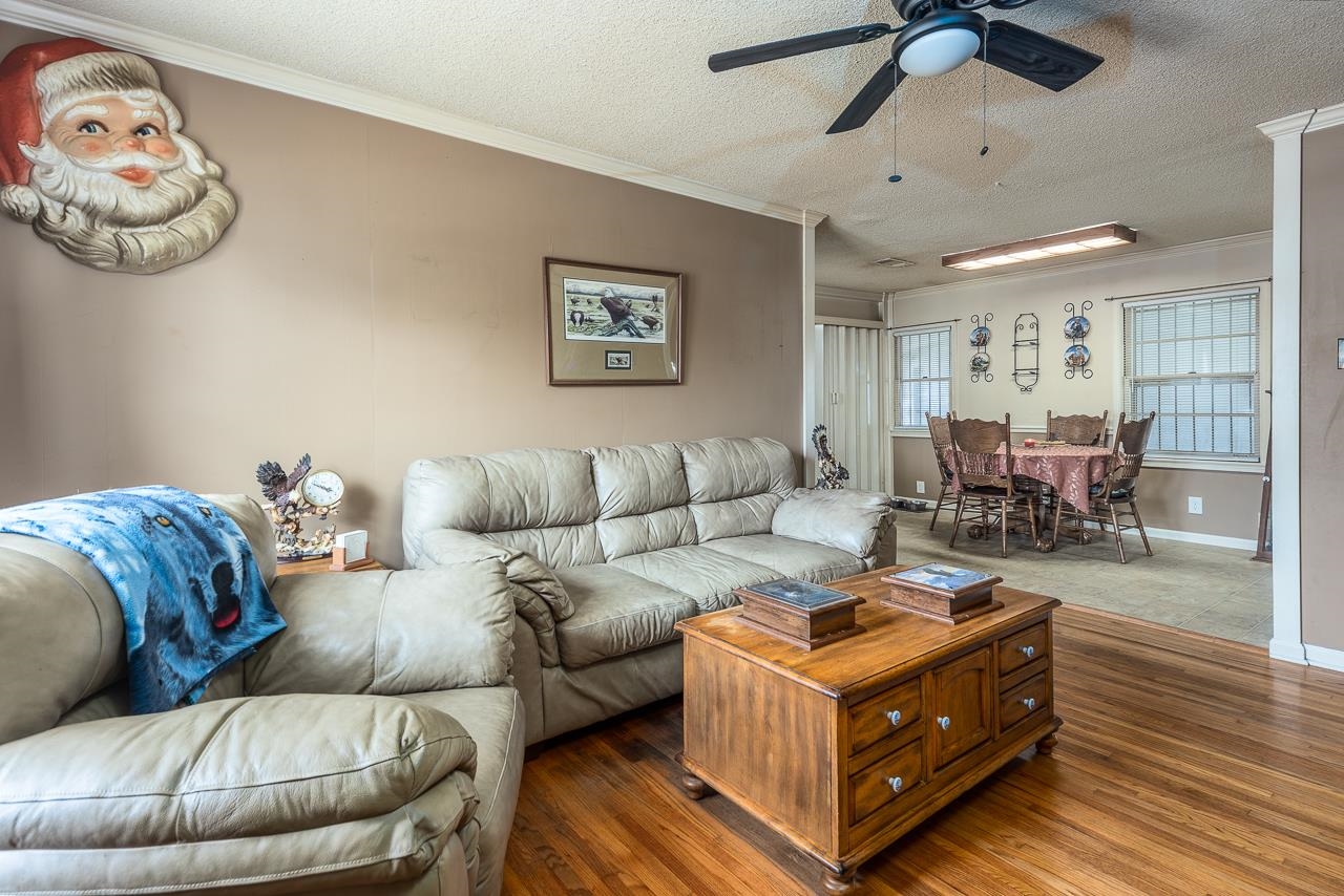 1892 Sea Isle Road Memphis, TN 38117 - Photo 3 of 19 Gallery Image 3