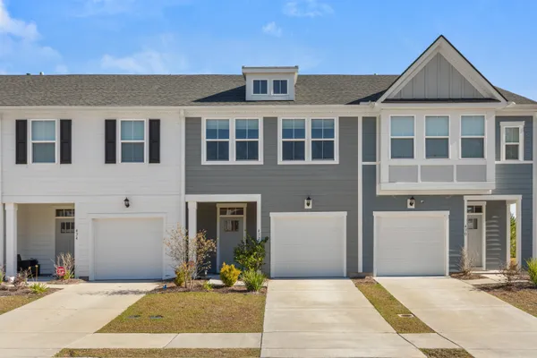 $284,900 | 432 Trotters Lane, Moncks Corner, SC 29461
