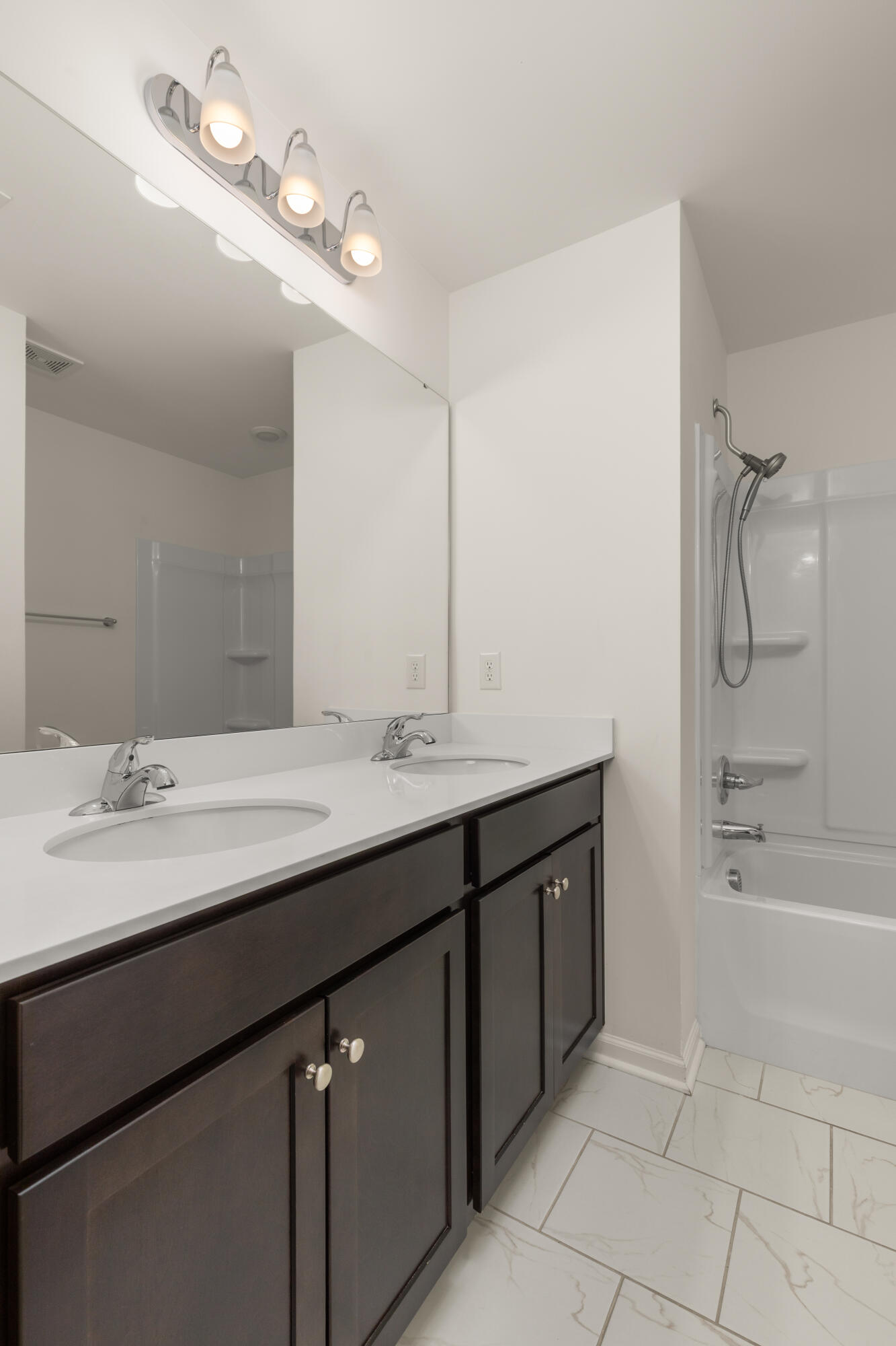 432 Trotters Lane Moncks Corner, SC 29461 - Photo 15 of 21 432 Trotters-14