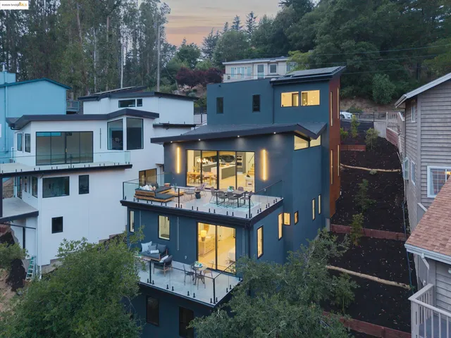 $2,395,000 | 7270 Woodrow Drive, Oakland, CA 94611