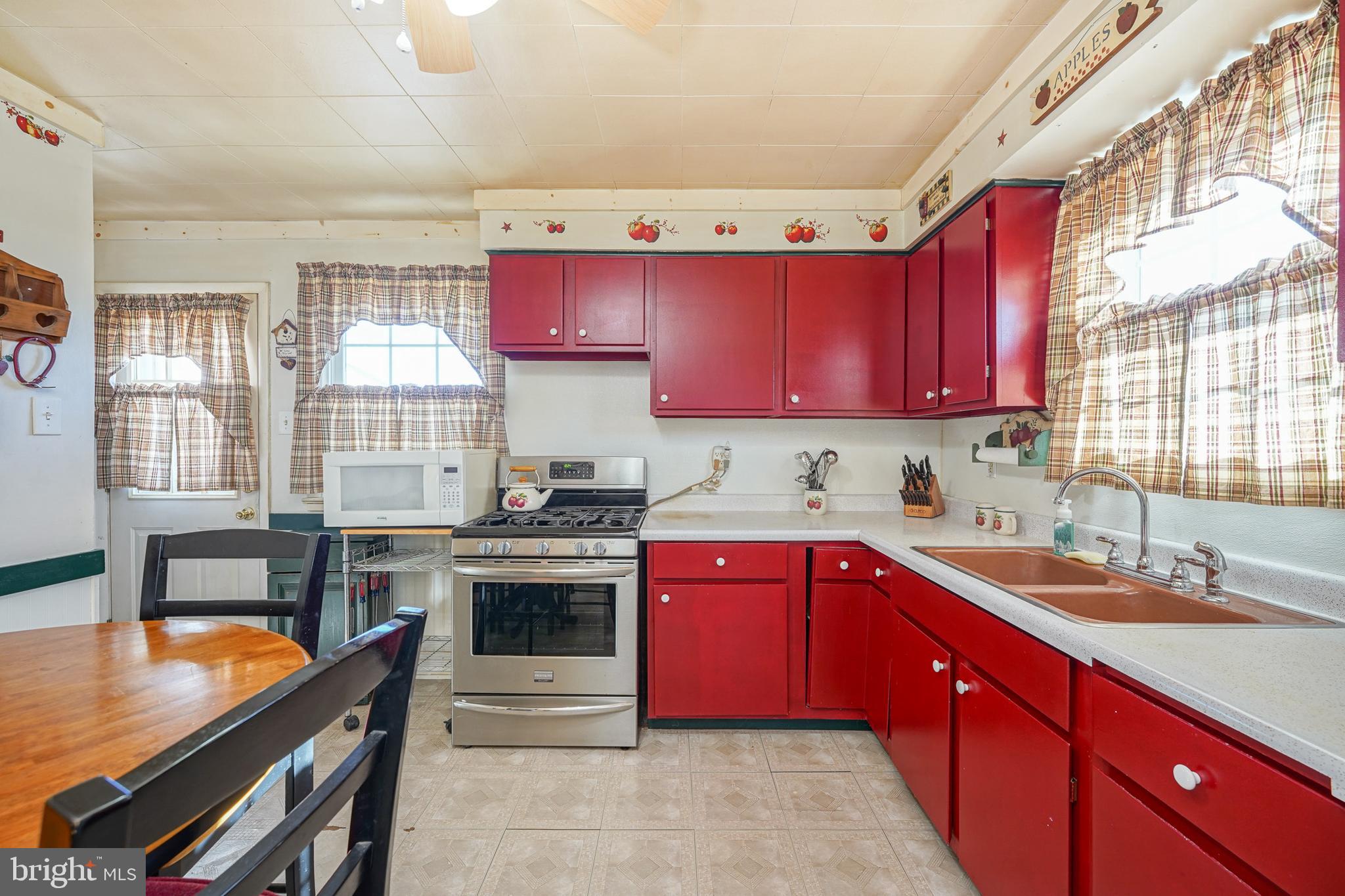 970 Kirk Road Williamstown, NJ 08094 - Photo 13 of 33 Eat-in Kitchen