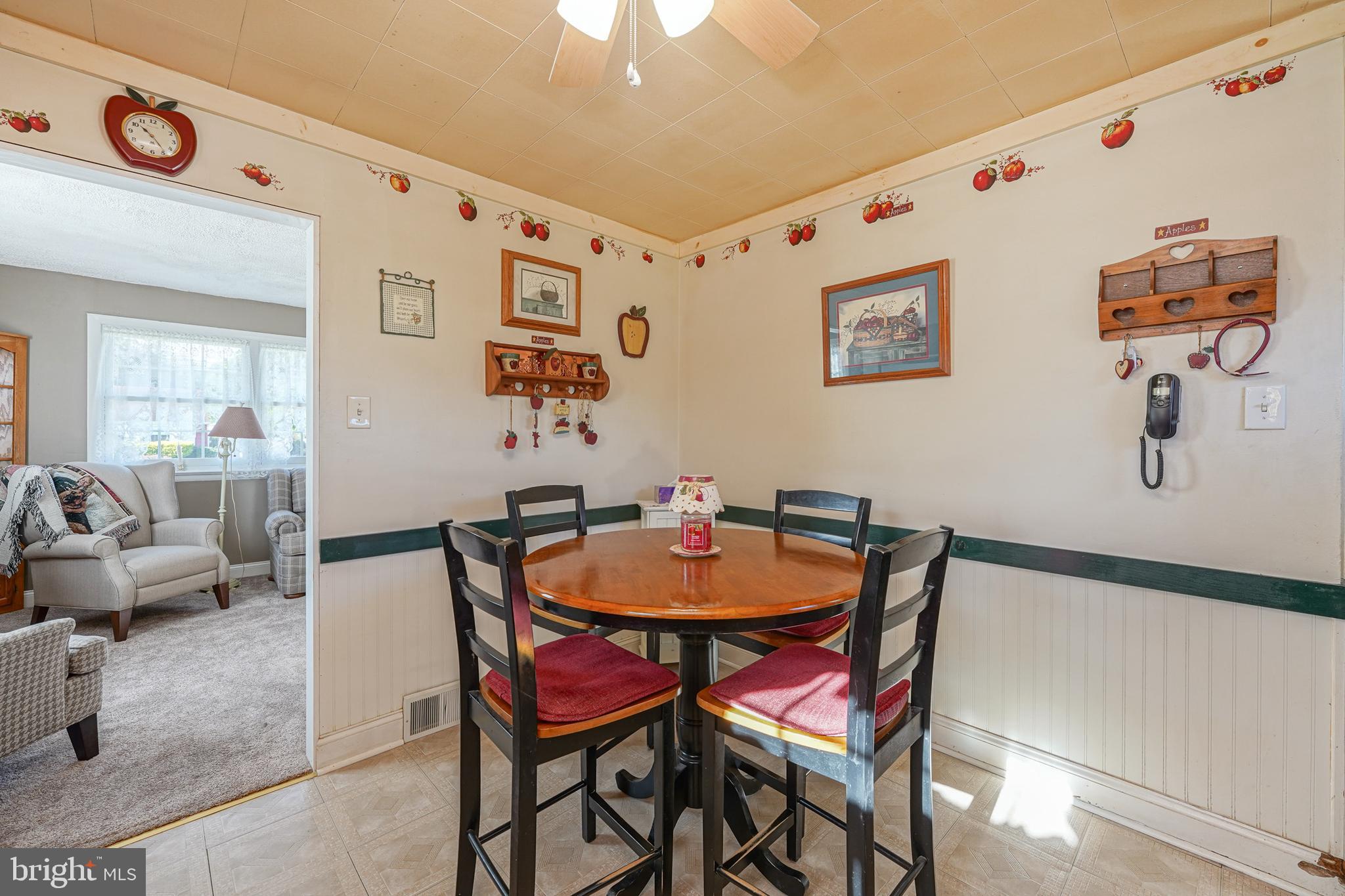 970 Kirk Road Williamstown, NJ 08094 - Photo 15 of 33 Eat-in Kitchen