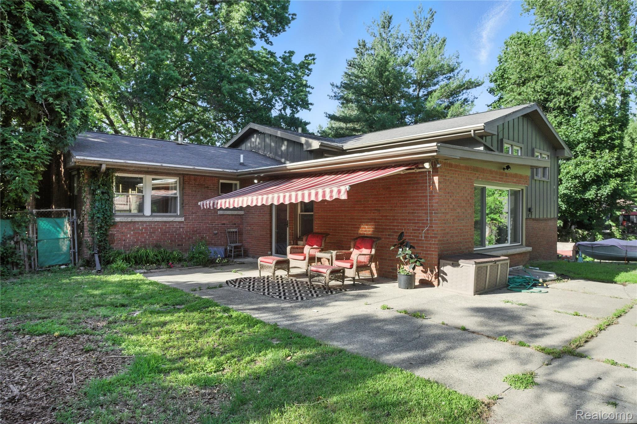 2329 Cumberland Road Lansing, MI 48906 - Photo 31 of 35 IMG_0862.JPG