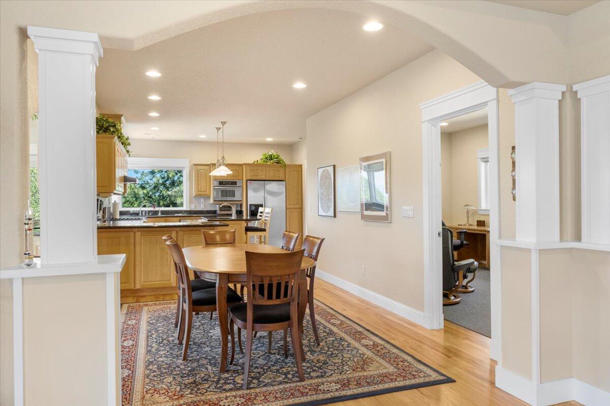 3344 Pearce Park Road Grants Pass, OR 97526 - Photo 27 of 65 Office Entrance to RT in this picture,