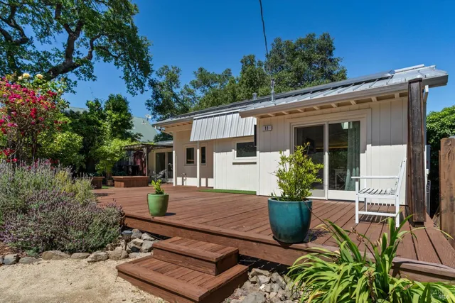 $1,149,000 | 10-11 Waldruhe Heights, Glen Ellen, CA 95442