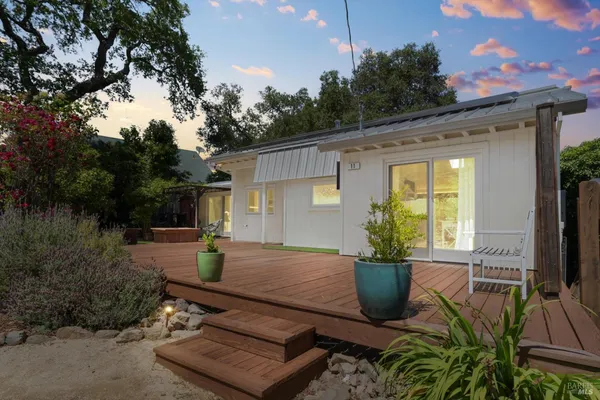 $1,125,000 | 10-11 Waldruhe Heights, Glen Ellen, CA 95442