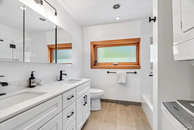 $1,149,000 | 10-11 Waldruhe Heights, Glen Ellen, CA 95442