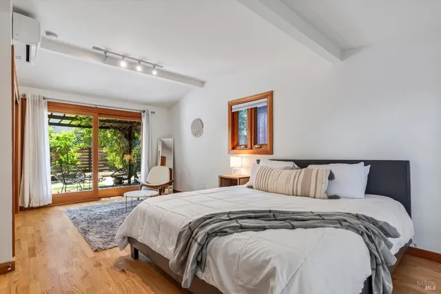 $1,149,000 | 10-11 Waldruhe Heights, Glen Ellen, CA 95442