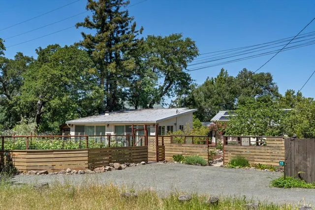 $1,149,000 | 10-11 Waldruhe Heights, Glen Ellen, CA 95442