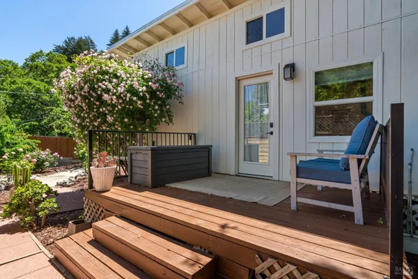 $1,125,000 | 10-11 Waldruhe Heights, Glen Ellen, CA 95442