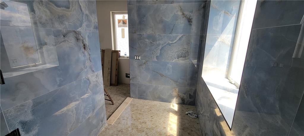 132 Prospect Street Mount Washington, PA 15211 - Photo 15 of 25 a bathroom with a shower