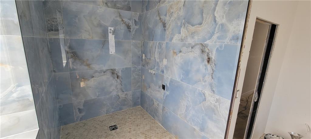 132 Prospect Street Mount Washington, PA 15211 - Photo 17 of 25 a bathroom with a shower
