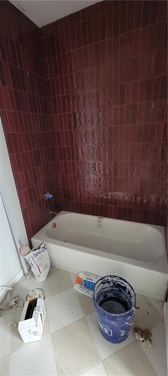 132 Prospect Street Mount Washington, PA 15211 - Photo 22 of 25 a bathroom with a tub and a sink